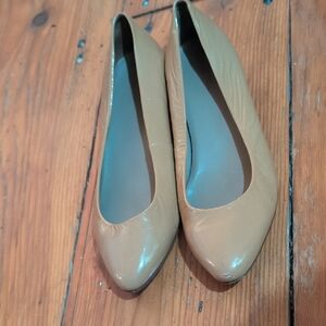 L.L. Bean Signature Tan Parent Leather Women's Flats, Size 9